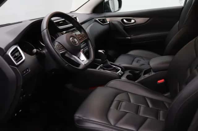 Nissan Qashqai (2021) thumbnail 3