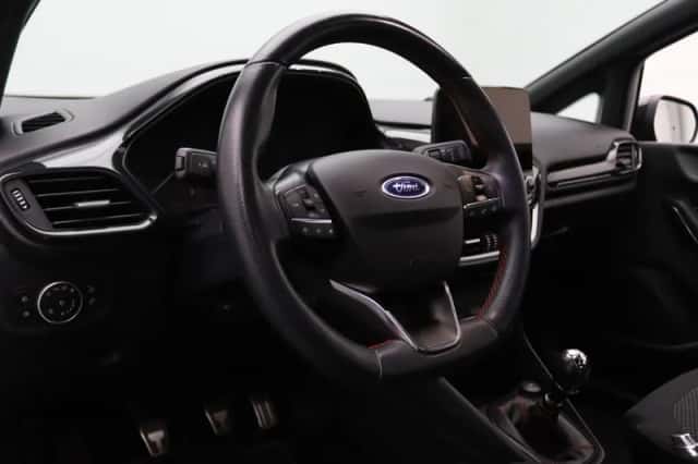 Ford Fiesta (2021) thumbnail 3