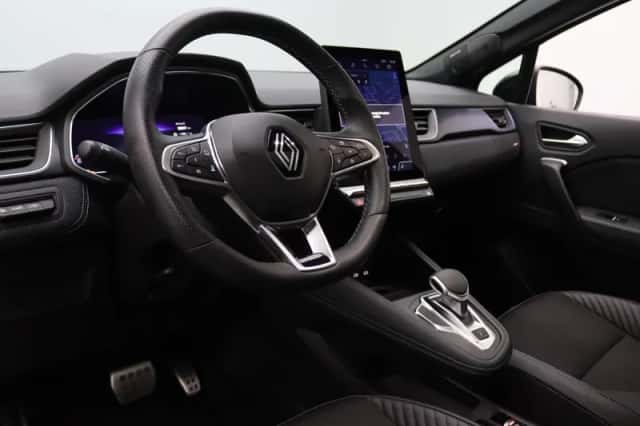 Renault Captur (2025) thumbnail 3