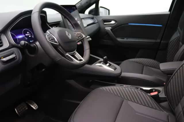 Renault Captur (2026) thumbnail 3