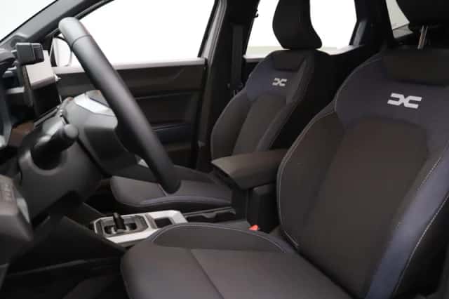 Dacia Duster (2025) thumbnail 5