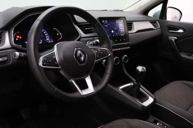 Renault Captur (2021) thumbnail 3