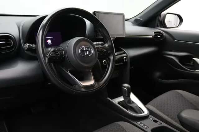 Toyota Yaris Cross (2023) thumbnail 3