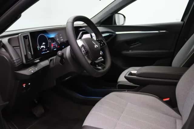 Mitsubishi Eclipse Cross (2026) thumbnail 3