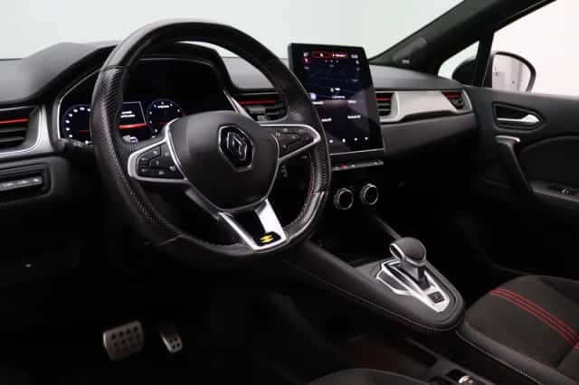 Renault Captur (2023) thumbnail 3