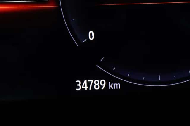 Renault Captur (2023) thumbnail 4