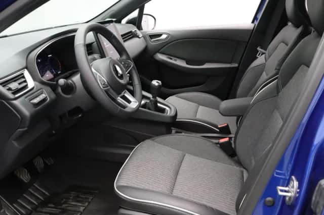 Mitsubishi Colt (2024) thumbnail 3