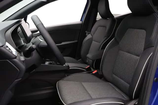 Mitsubishi Colt (2024) thumbnail 4