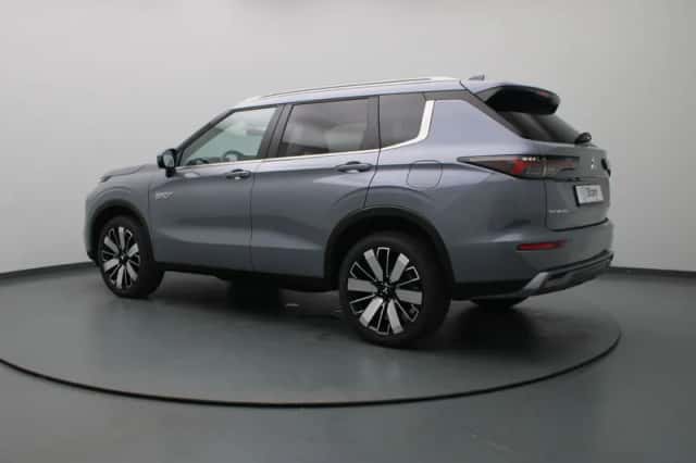 Mitsubishi Outlander (2026) thumbnail 2