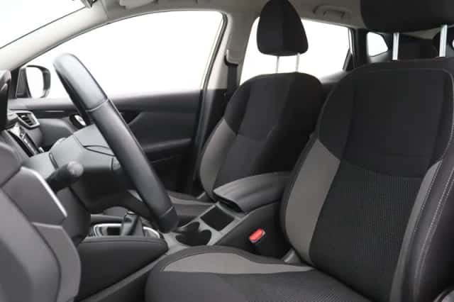 Nissan Qashqai (2021) thumbnail 4