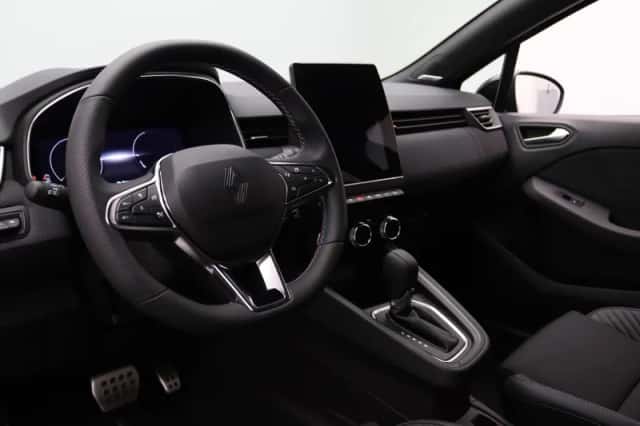 Renault Clio (2025) thumbnail 3
