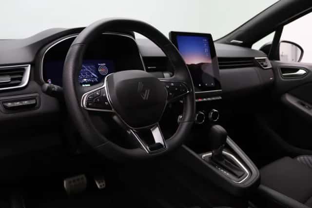 Renault Clio (2025) thumbnail 3