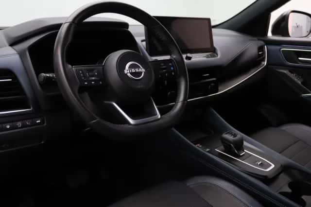 Nissan Qashqai (2023) thumbnail 3