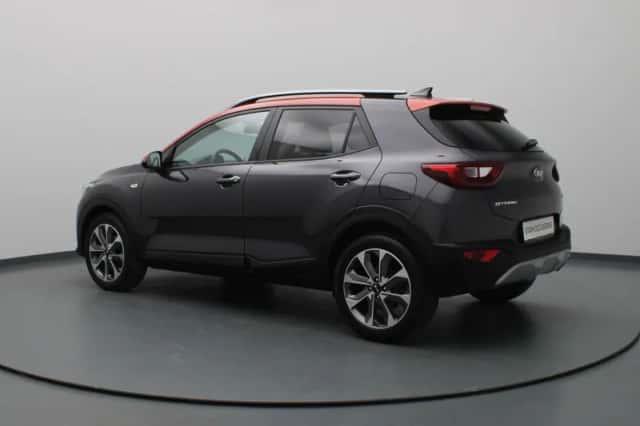 Kia Stonic (2020) thumbnail 2