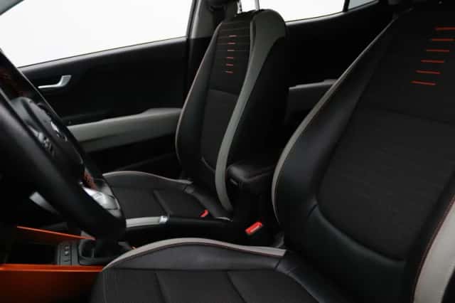 Kia Stonic (2020) thumbnail 5