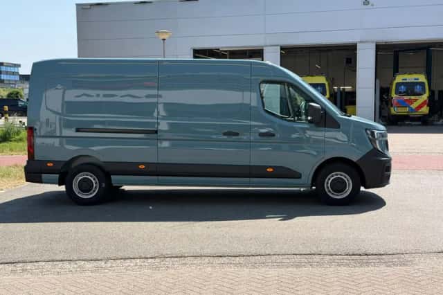 Renault Master (2024) thumbnail 2