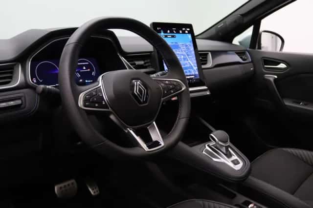 Renault Captur (2025) thumbnail 3