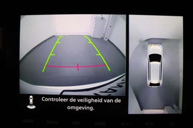 Mitsubishi Outlander (2021) thumbnail 6