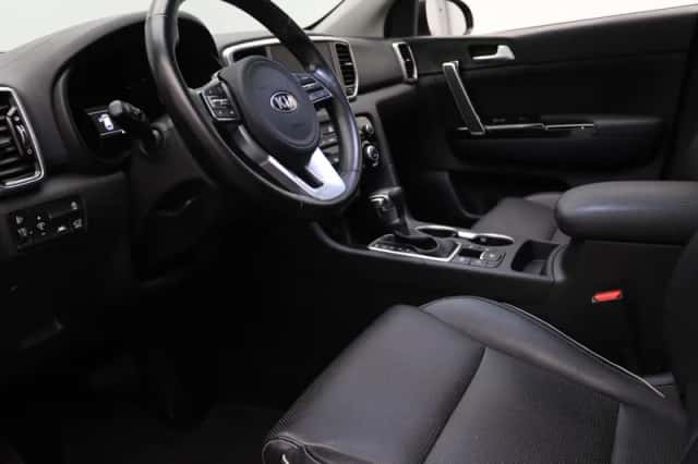 Kia Sportage (2022) thumbnail 3