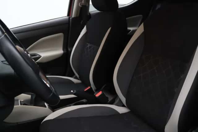 Nissan Micra (2019) thumbnail 5