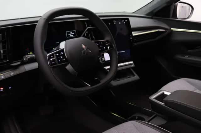 Mitsubishi Eclipse Cross (2026) thumbnail 3
