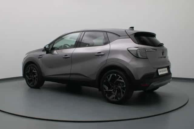 Renault Captur (2025) thumbnail 2