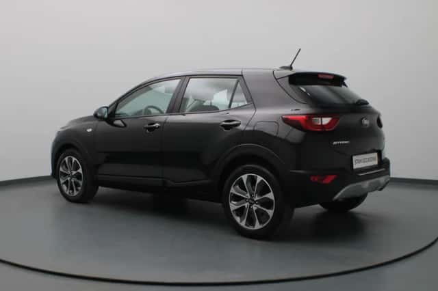 Kia Stonic (2018) thumbnail 2