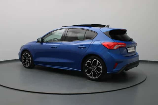 Ford Focus (2020) thumbnail 2