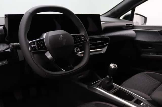 Renault Clio (2026) thumbnail 3