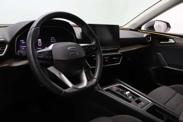 SEAT Leon Sportstourer (2023) thumbnail 3