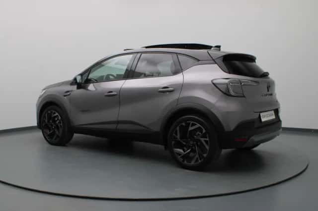 Renault Captur (2025) thumbnail 2