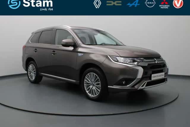 Mitsubishi Outlander (2021) thumbnail 1