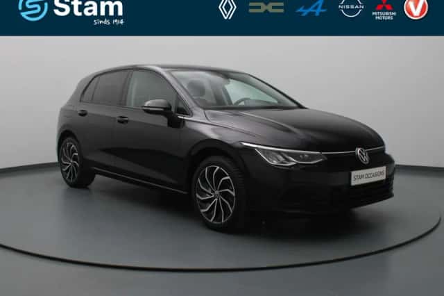 Volkswagen Golf (2023) thumbnail 1