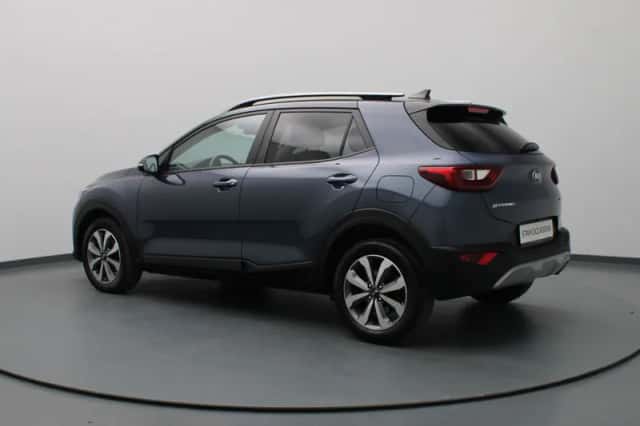 Kia Stonic (2021) thumbnail 2