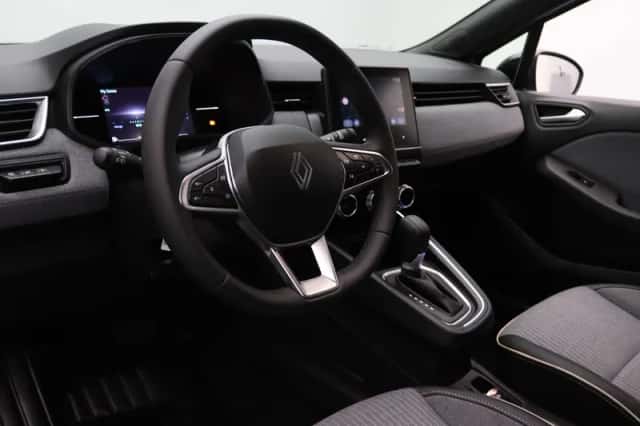 Renault Clio (2025) thumbnail 3