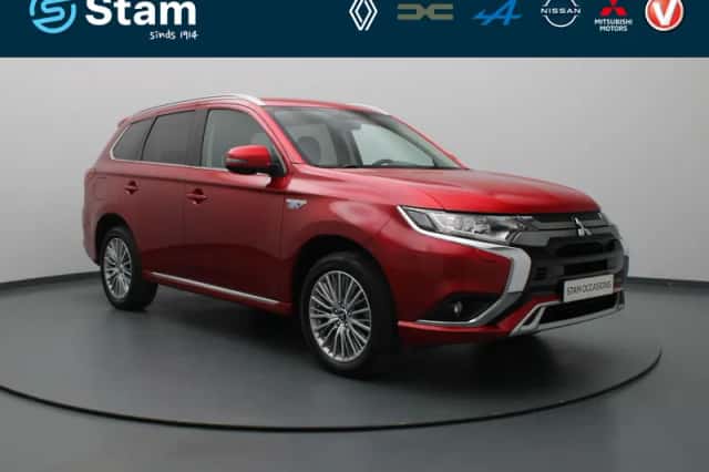 Mitsubishi Outlander (2021) thumbnail 1
