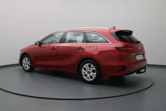 Kia Ceed (2022) thumbnail 2