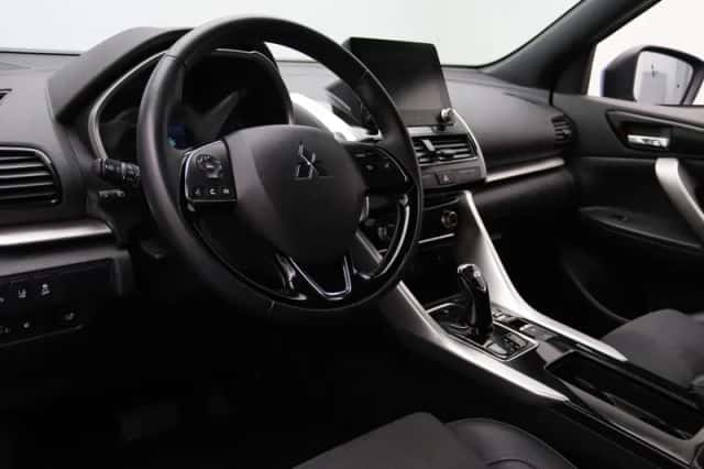 Mitsubishi Eclipse Cross (2022) thumbnail 3