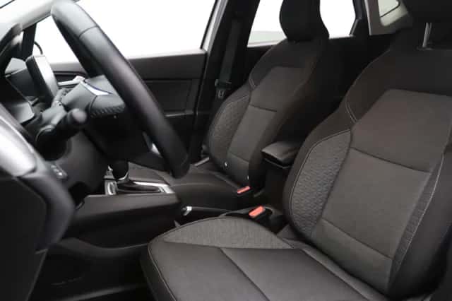 Renault Captur (2023) thumbnail 5