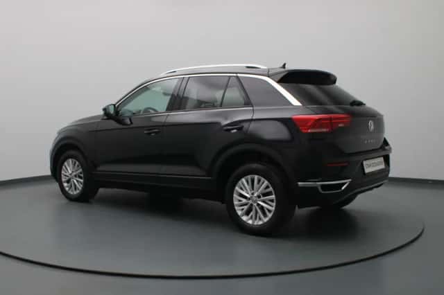 Volkswagen T-Roc (2019) thumbnail 2