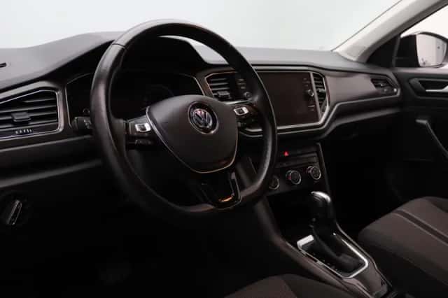 Volkswagen T-Roc (2019) thumbnail 3