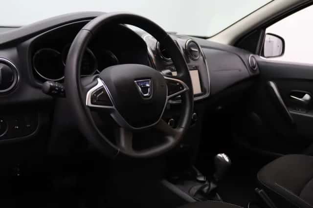 Dacia Sandero (2017) thumbnail 3
