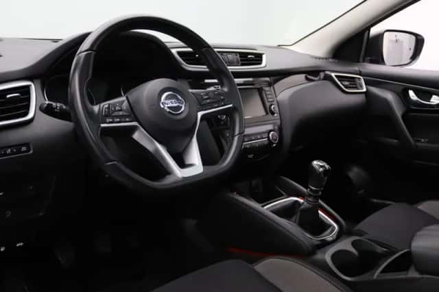 Nissan Qashqai (2021) thumbnail 3