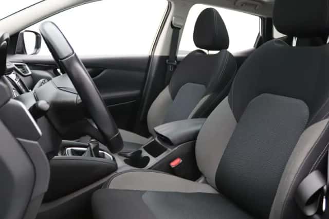 Nissan Qashqai (2021) thumbnail 5