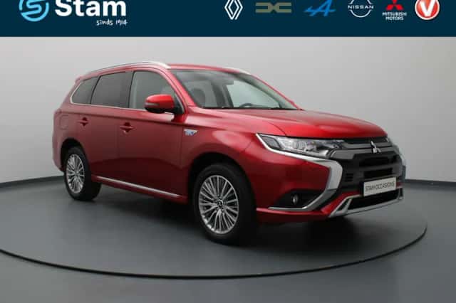 Mitsubishi Outlander (2021) thumbnail 1