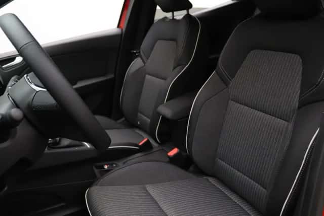 Mitsubishi Colt (2025) thumbnail 4