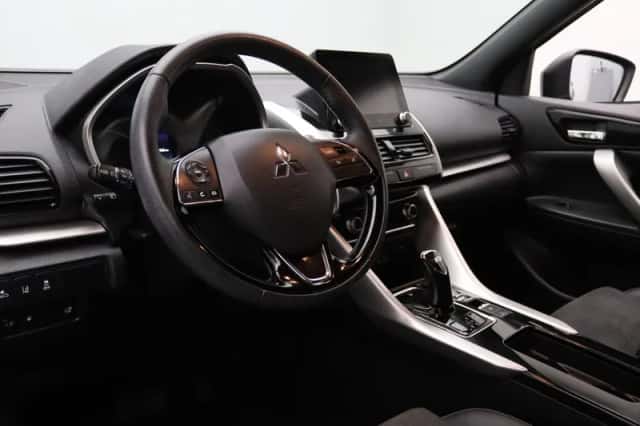 Mitsubishi Eclipse Cross (2022) thumbnail 3