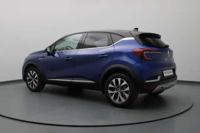 Renault Captur (2021) thumbnail 2