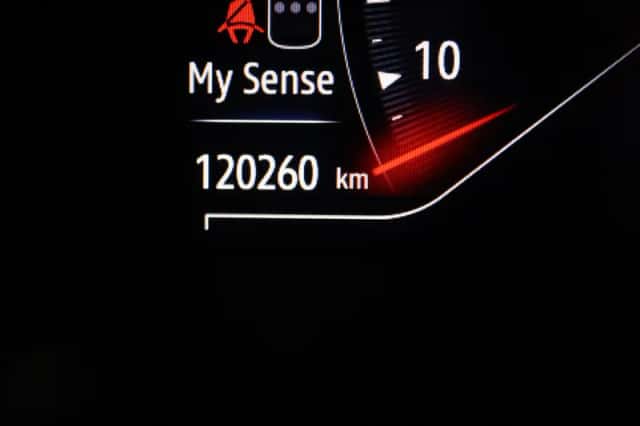 Renault Captur (2021) thumbnail 4