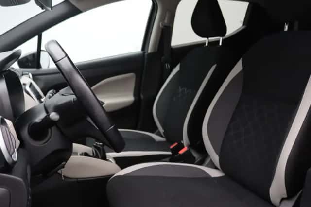 Nissan Micra (2021) thumbnail 4
